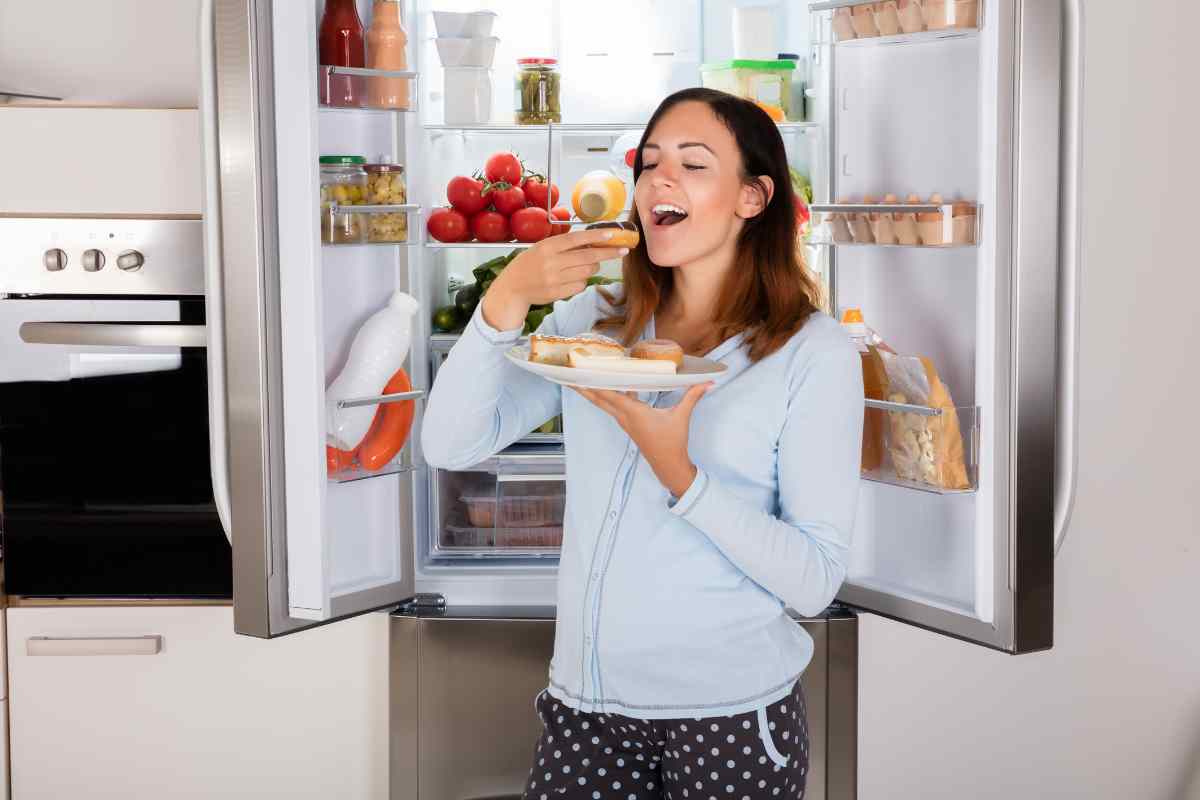 Mangiare dolci la sera fa ingrassare? La verità