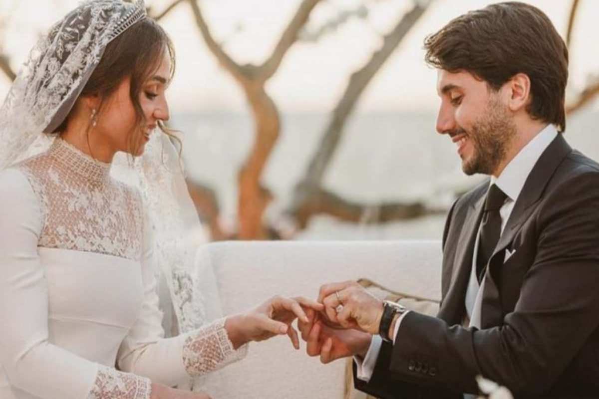 Rania di Giordania, il vestito da sposa della figlia è incredibile