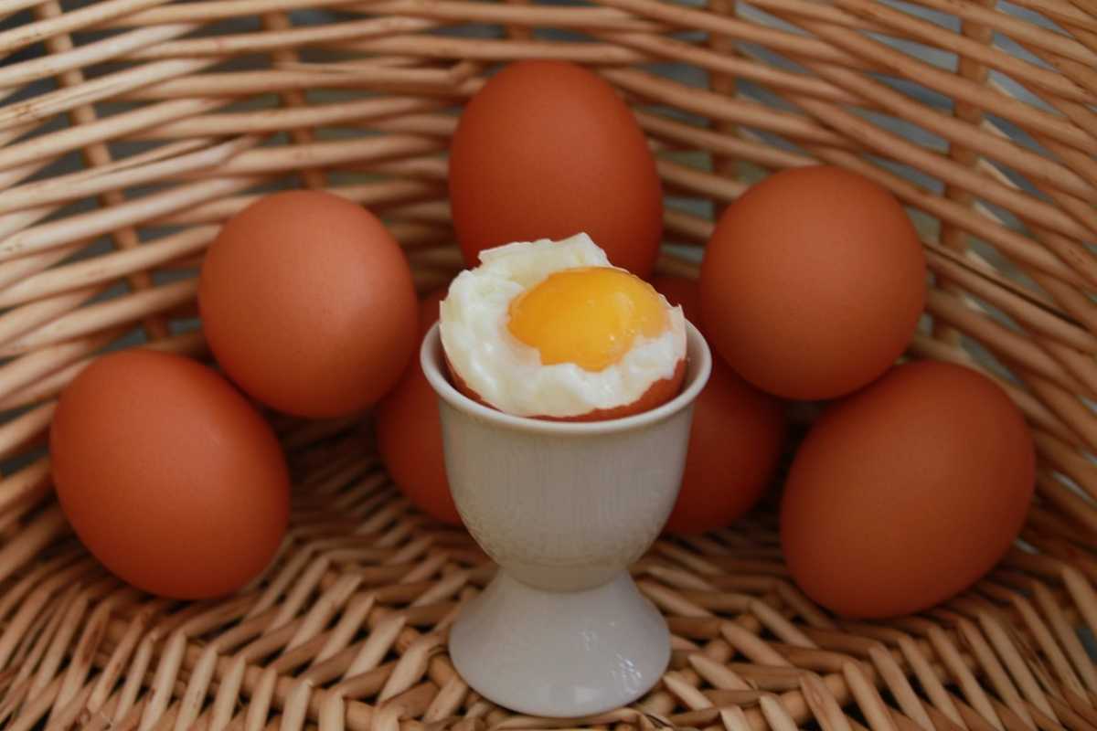 Come sbucciare le uova sode
