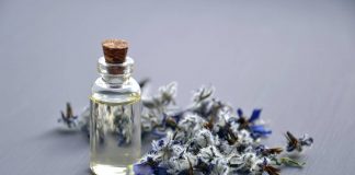 Profumo con gocce di sudore