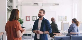 collega di ufficio litigio