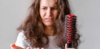 come evitare capelli aridi e spenti