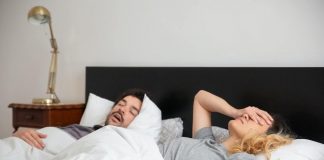 deve dormire più la donna o l'uomo?