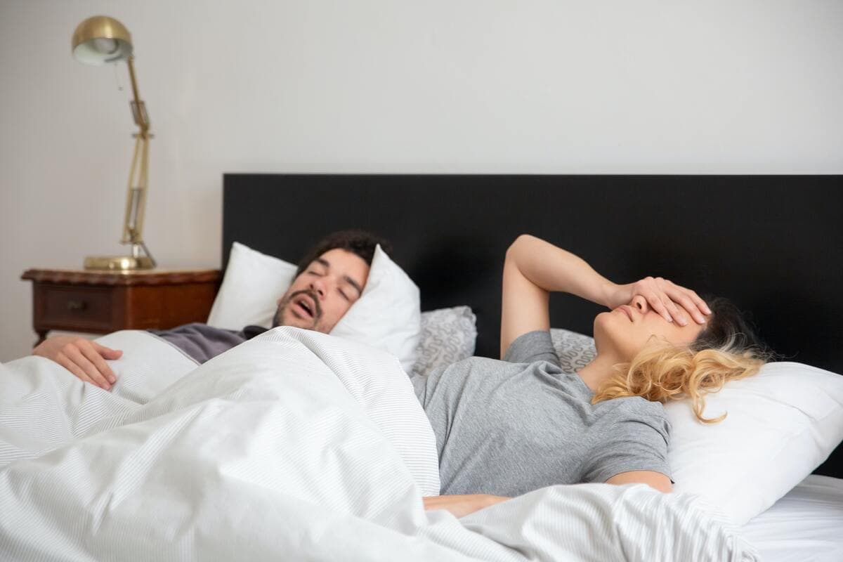 deve dormire più la donna o l'uomo?