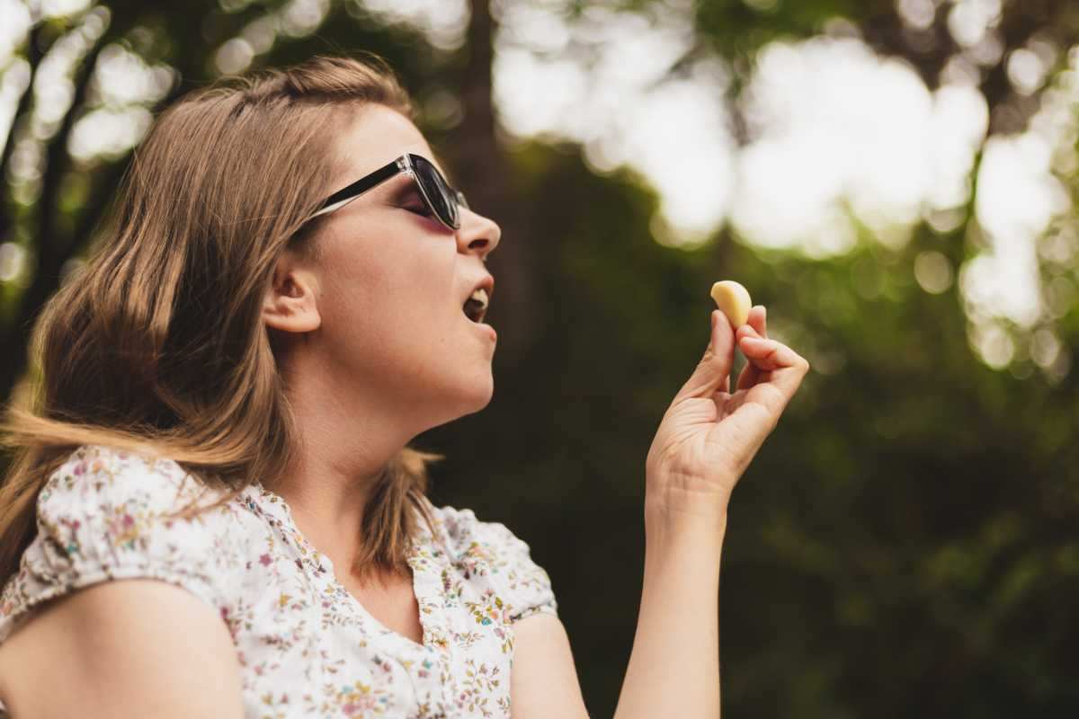 Perché le donne devono mangiare aglio