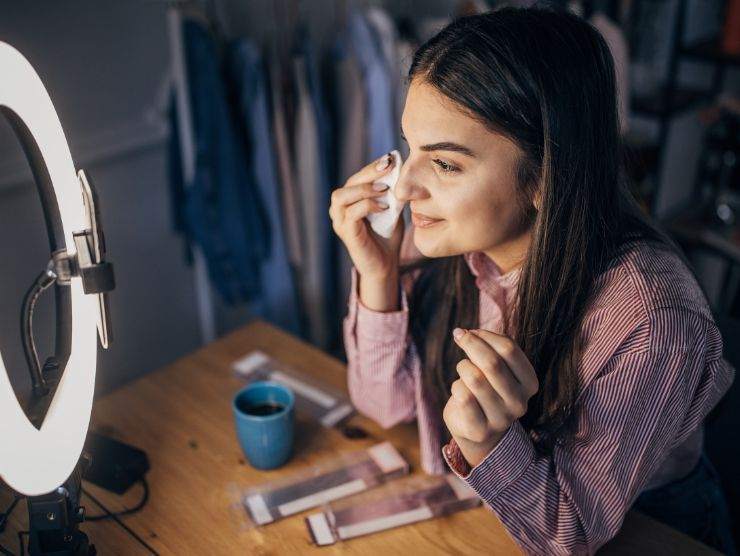 rischi dormire senza essere struccata