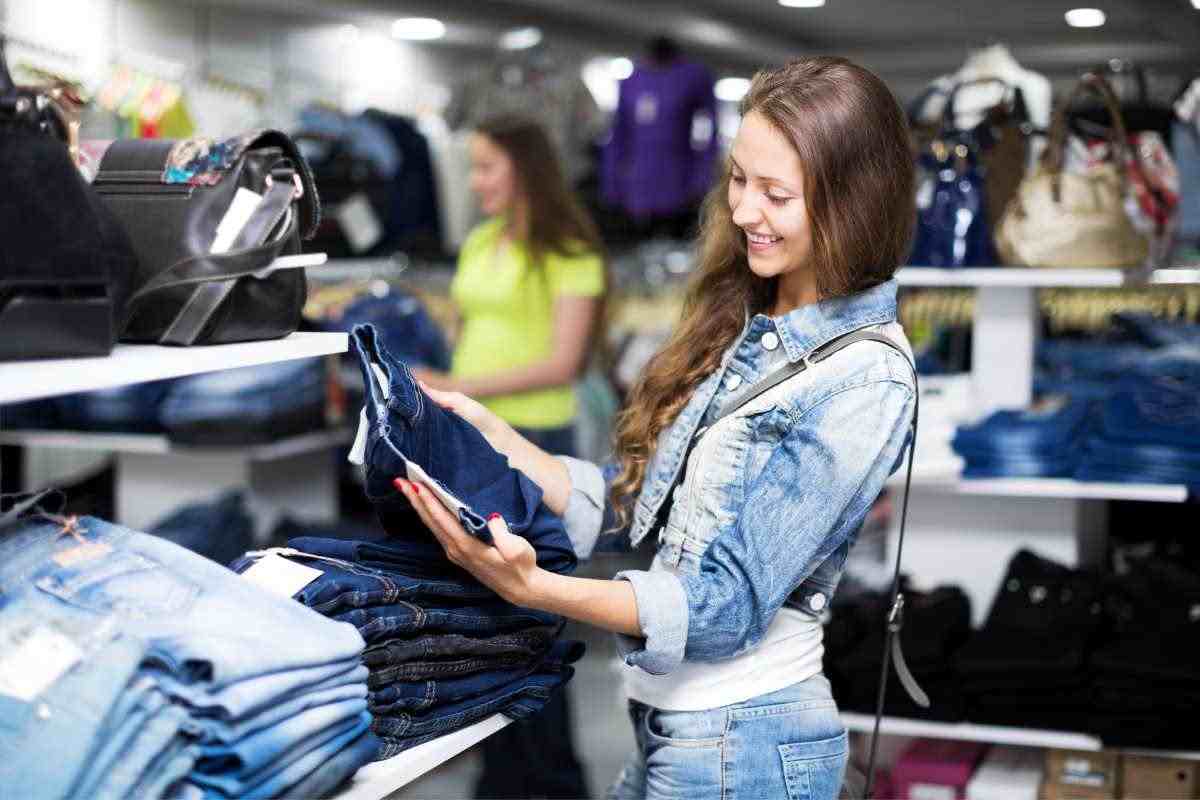 Scegliere i jeans senza prima provarli